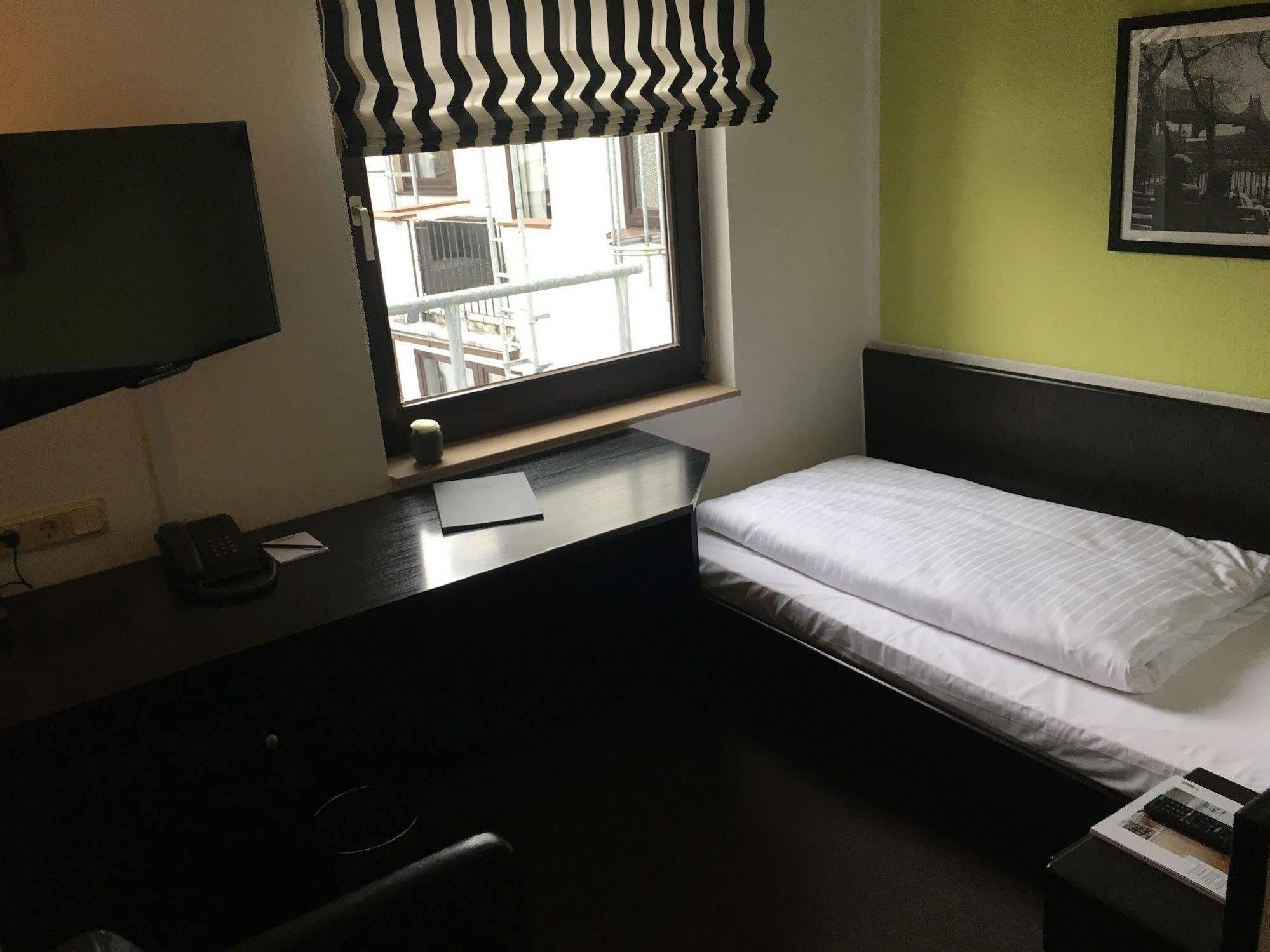 Rugs Hotel Koeln Exterior foto